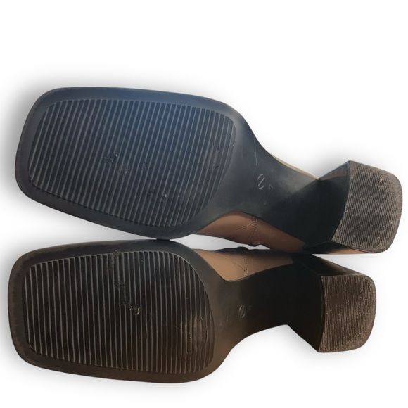 SOLD Tan Leather Square Toe Chunky Heel Ankle Boots 1990s 2000s Vintage Westies - Picture 8 of 9